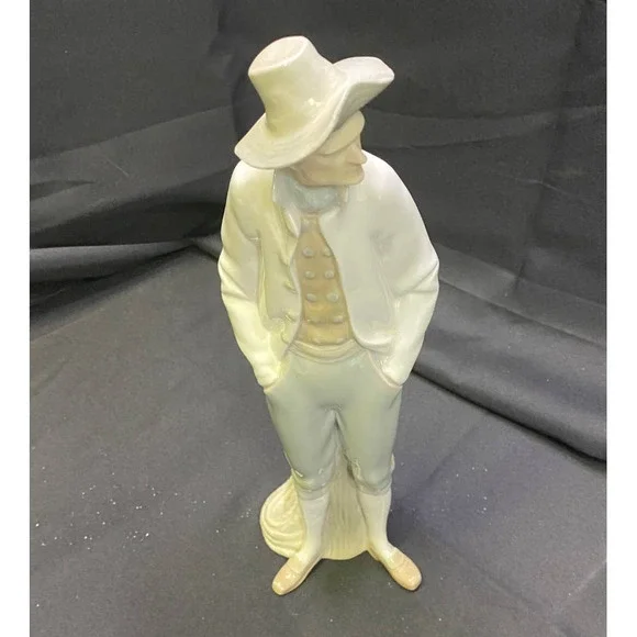 Vintage Sailor Lladro # 4657 - Retired Figurine Decor